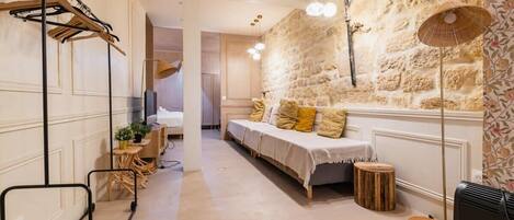 1 bedroom, desk, iron/ironing board, WiFi