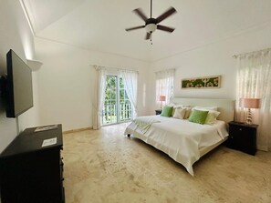 4 bedrooms, iron/ironing board, WiFi, bed sheets