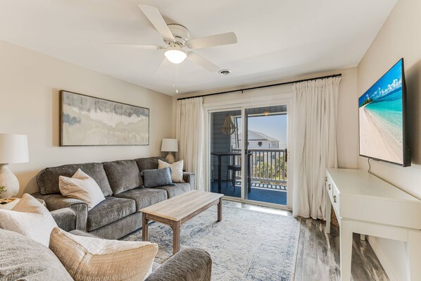 Téléviseur connecté, livres, chaîne audio