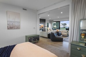 4 bedrooms, desk, iron/ironing board, free WiFi