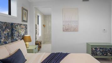 4 bedrooms, desk, iron/ironing board, free WiFi