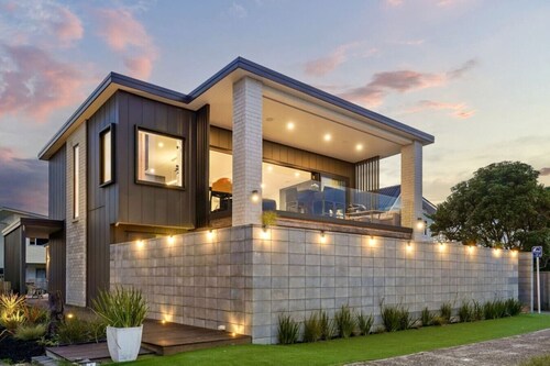 Luxury Papamoa Beach | Pool | Spa | Pet Friendly