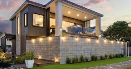 Luxury Papamoa Beach | Pool | Spa | Pet Friendly