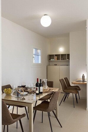 Dining - Villa Amenea: A charming and bright two-story villa built directly above the sea, with Free WI-FI. (Alghero)