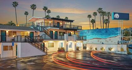 Enjoy Ocean Breezes in Charming Room in La Jolla, Steps to the Beach
