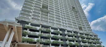 2BR Gem in MNL w/Pool, Fast WiFi, Netflix Near Luneta US Embassy & Intramuros