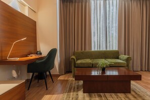 Premium Room | Safe på rommet, skrivebord og skrivebord for bærbar PC