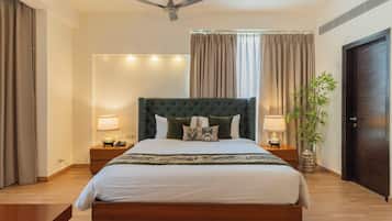 Premium Room | 房內夾萬、書桌、手提電腦工作空間、遮光窗簾/窗簾