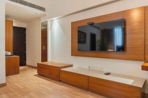 Premium Room | Safe på rommet, skrivebord og skrivebord for bærbar PC