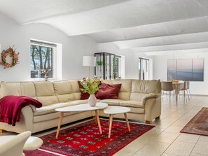 TV - "Ilsebeth" - 400m from the sea by Interhome (Læsø)