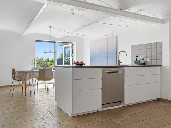 Fridge, microwave, dishwasher, cookware/dishes/utensils - "Ilsebeth" - 400m from the sea by Interhome (Læsø)