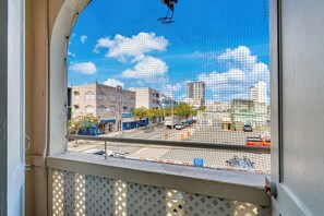 Interior - Apartment with High Ceilings and Panoramic Views in Miramar (San Juan)