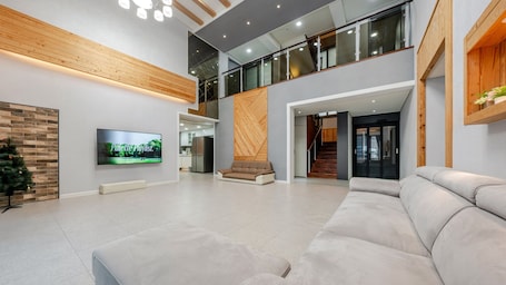 Basic Room, 3 Bedrooms (Aquarius (Private BBQ / Hinoki Bath)) | 3 bedrooms, free WiFi