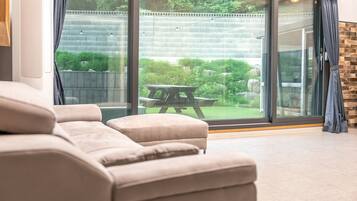 Basic Room, 3 Bedrooms (Aquarius (Private BBQ / Hinoki Bath)) | 3 bilik tidur, Wi-fi percuma