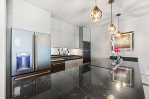 Fridge, microwave, oven, stovetop