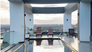 Kolam renang outdoor