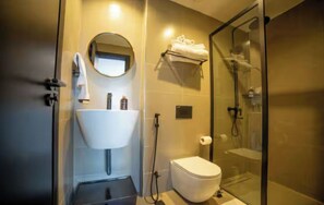 Deluxe Apartment, City View | Bathroom | Free toiletries, towels, soap, toilet paper - Loocid Apartments at Nova (Nairobi)