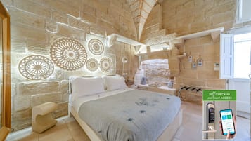 1 bedroom, desk, travel crib, free WiFi
