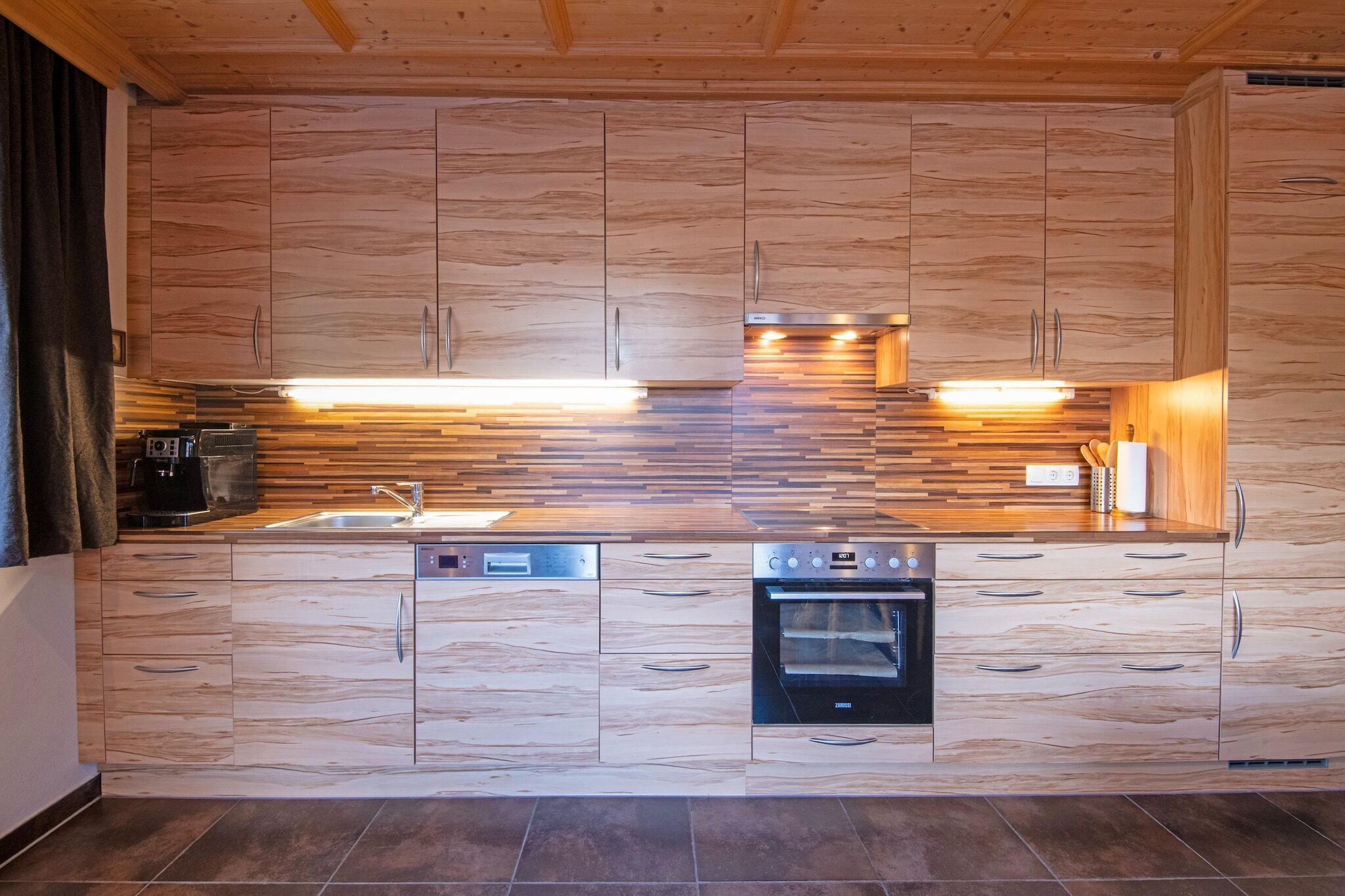 Kühlschrank, Ofen, Herdplatte, Geschirrspüler