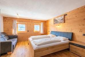 6 soverom, reiseseng for barn og wi-fi (inkludert)