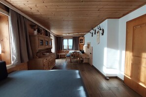 2 bedrooms, free WiFi, bed sheets - Chalet in Hochfügen near Ski Slopes (Hochfügen)