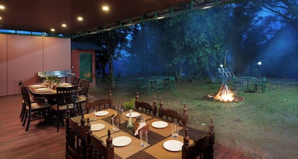 Spacious 7-bedroom bungalow in lovely Munnar with WiFi