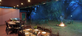 Spacious 7-bedroom bungalow in lovely Munnar with WiFi