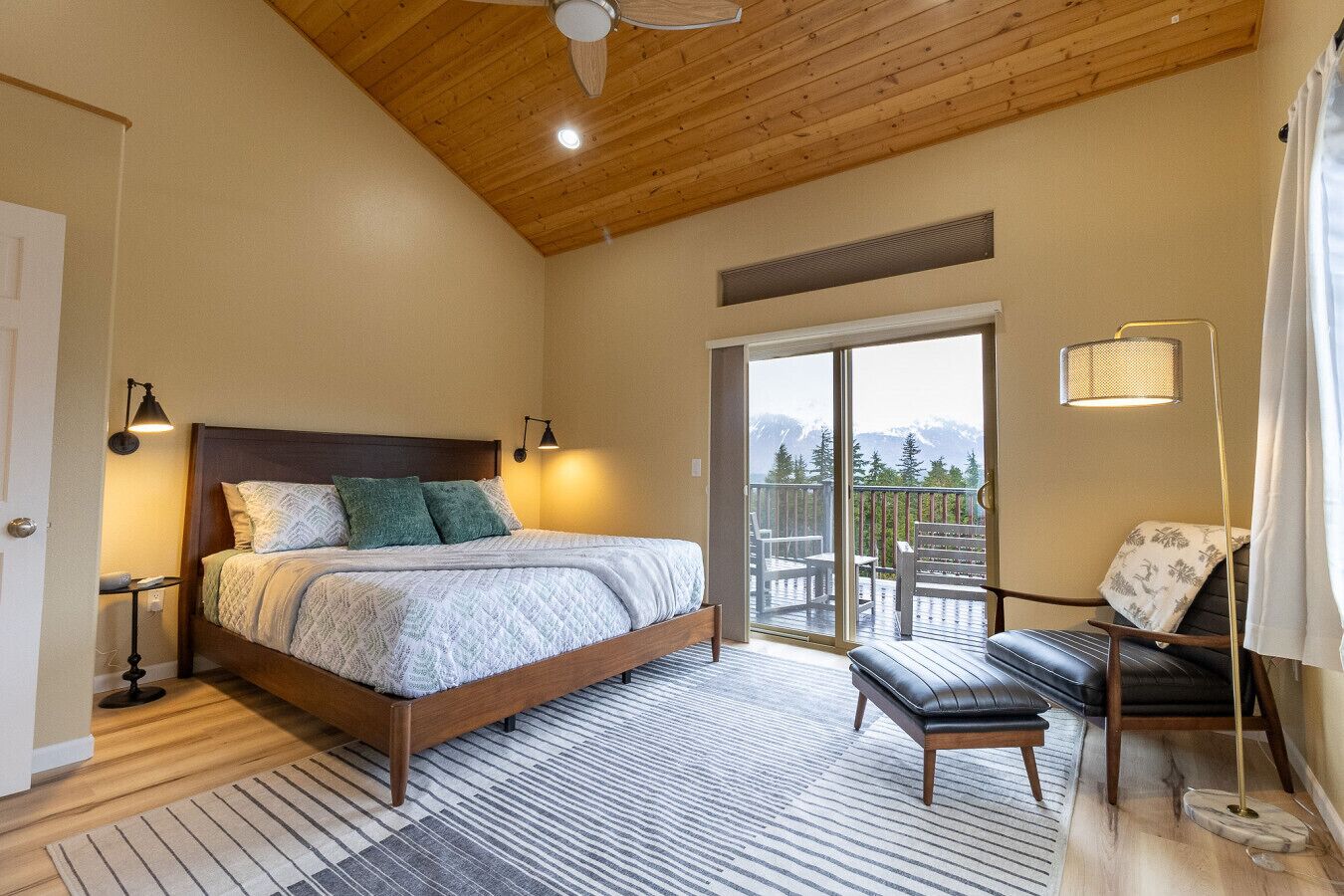 4 Schlafzimmer, Reisekinderbett, kostenloses WLAN, Bettwäsche