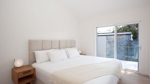 Bureau, fer et planche à repasser, Wi-Fi gratuit, draps fournis