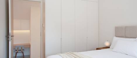 Desk, iron/ironing board, free WiFi, bed sheets