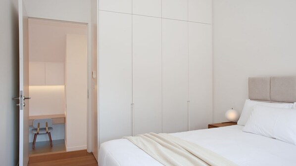 Desk, iron/ironing board, free WiFi, bed sheets