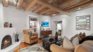 Télévision, cheminée