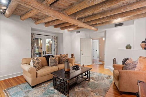 Ski Discounts! Historic Boyle House Casita