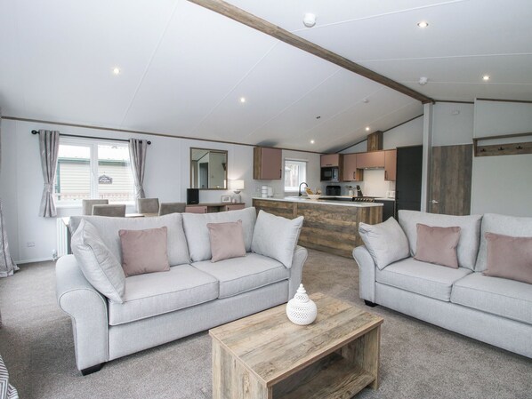 Living area - Peony (Leominster)