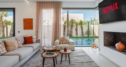 Villa Nadia - Heated Pool - Breakfast - Airport Pickup - Ping Pong - Trampoline