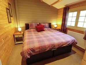 2 bedrooms, individually decorated, individually furnished, free WiFi