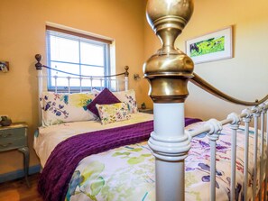 1 bedroom, individually decorated, individually furnished, free WiFi