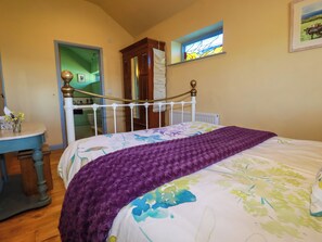 1 bedroom, individually decorated, individually furnished, free WiFi