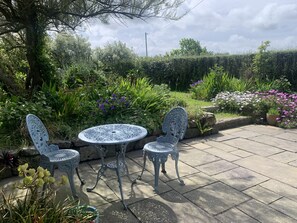 Cottage | Outdoor dining