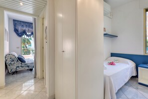 1 多间卧室、床单