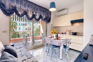 Familienapartment, 1 Schlafzimmer, Mikrowelle (Imperiale Residence Bilocale with) | Innenbereich