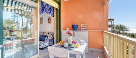 FamiljelÀgenhet - flera sovrum (Imperiale Residence Bilocale) | Restaurang utomhus