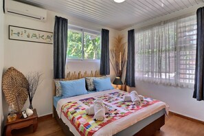 2 bedrooms, iron/ironing board, bed sheets