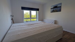 2 bedrooms, desk, free WiFi