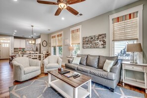 Unclassified image, 4 of 29, button