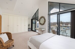 3 bedrooms, iron/ironing board, free WiFi, bed sheets - Creek View, Isle of Wight (Wootton Bridge)