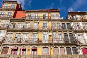 Apartment | Exterior - River-view Apartment in Oporto for 4 (Porto)