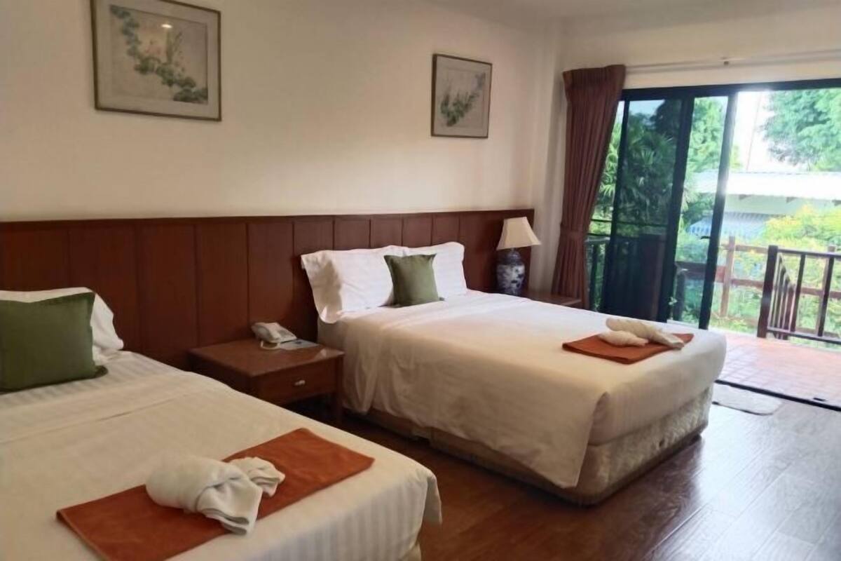 Rollaway beds, free WiFi, bed sheets