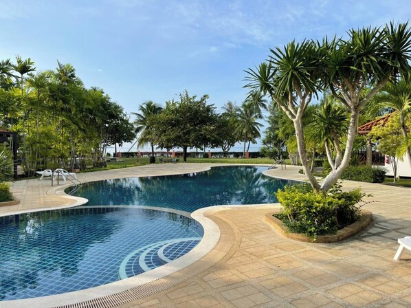 Exterior - Sailom Resort Bangsaphan (Bang Saphan)