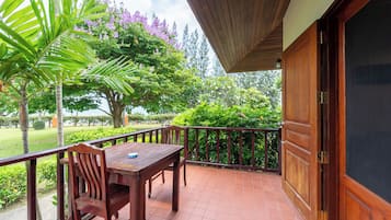 Deluxe Villa | Rollaway beds, free WiFi, bed sheets